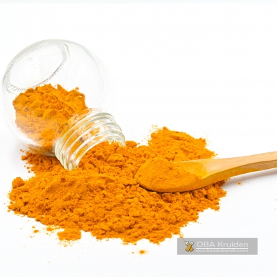 Kurkuma (Curcuma) gemalen (Koenjit)